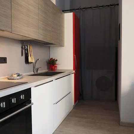 Apartment Red Note
